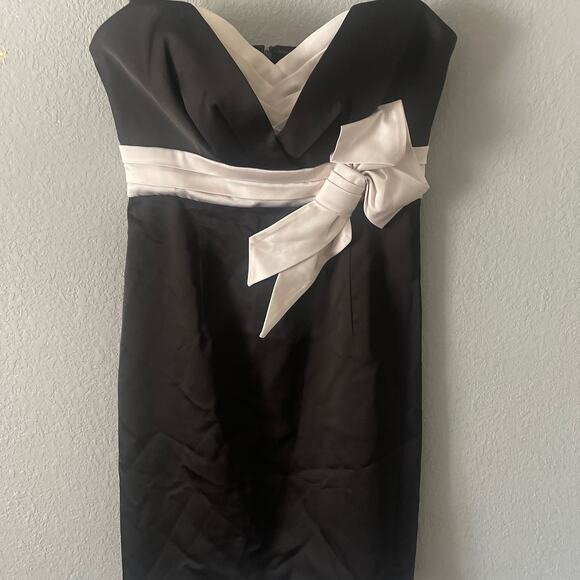 BCBG Maxazria Strapless Dress - Picture 7 of 10